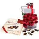 Cajas de rosas con chocolates y vino